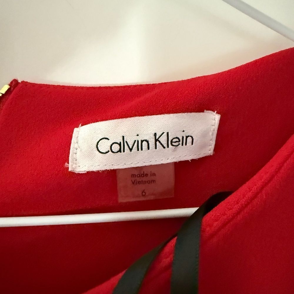 Calvin Klein sheath dress with red bell ruffle sleeves size 6 - Picture 8 of 12